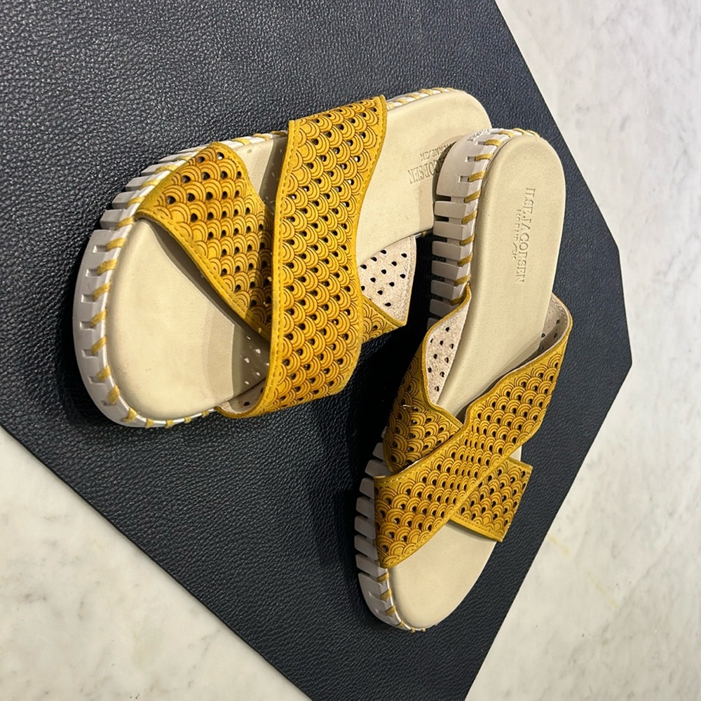 Ilan Jacobsen Cross Strap Tulip Slides in Golden Rod